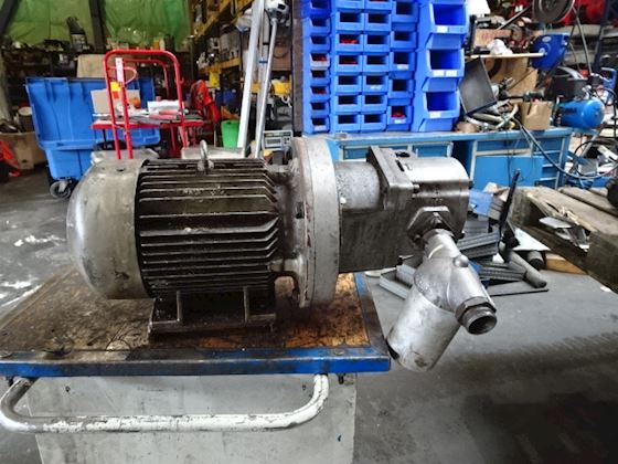 Dowty 2P 3090 CPDFB #1