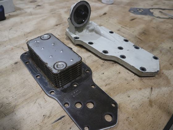 Cummins Oil cooler & filter housing #2