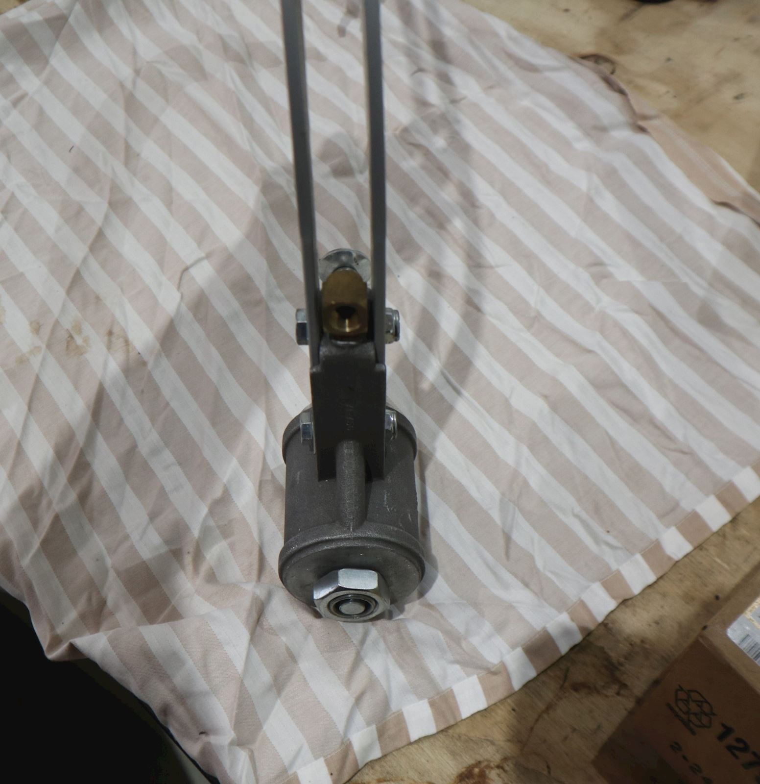 2511005 > Caterpillar Clamp Valve Lifter air operated - Smedegaarden A/S