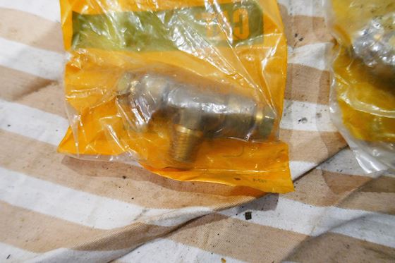 Caterpillar Fitting #1