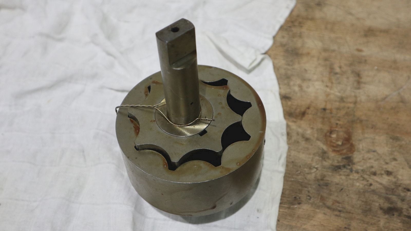 Neac Compressor > NEAC Compressor Oil Pump Segment. Inner rotor and Outer Rotor ...