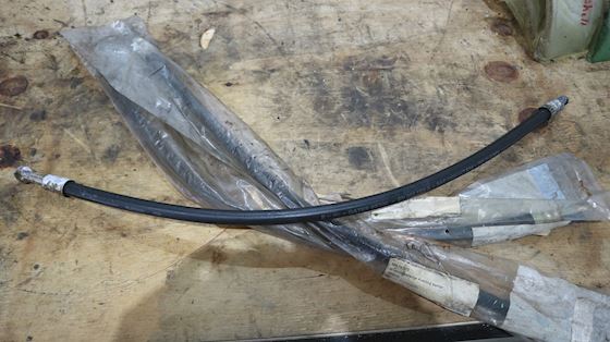 Volvo Penta Fuel hose Couplings Pump #2