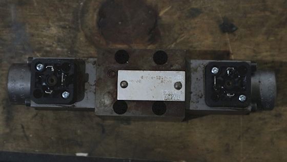 Hydraulic Control Valve MR-2121-878/B 3/2 #1