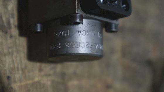 Hydraulic Control Valve MR-2121-878/B 3/2 #8