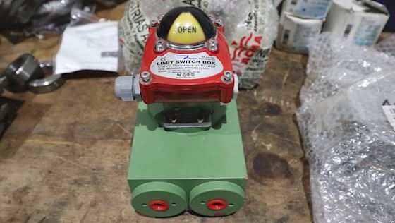 Hydraulic Actuator A-928/A with Limit Switch Box Valve Position Indicator #3