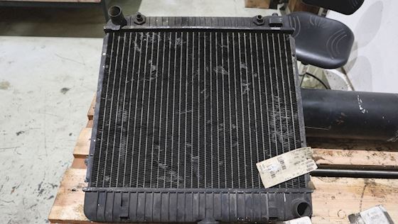 Mercedes 123 Radiator 230E Automat #1