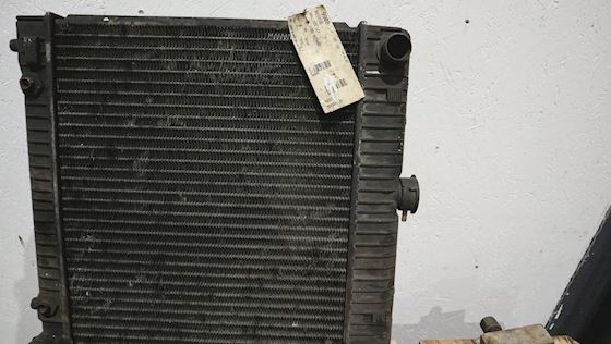Mercedes 123 Radiator 230E Automat #6