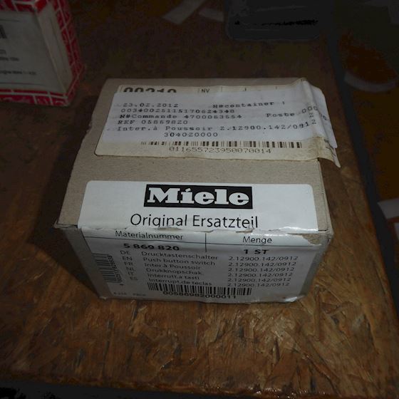 Miele PUSH BUTTON SWITCH #1