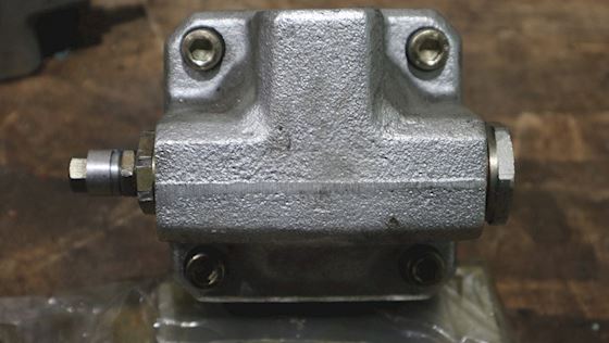 Haldex F-GPA2-16-EK2-30-R-GE325 Gear pump with adjustable relief Valve #4