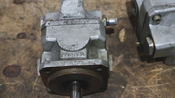 Haldex F-GPA2-16-EK2-30-R-GE325 Gear pump with adjustable relief Valve #3