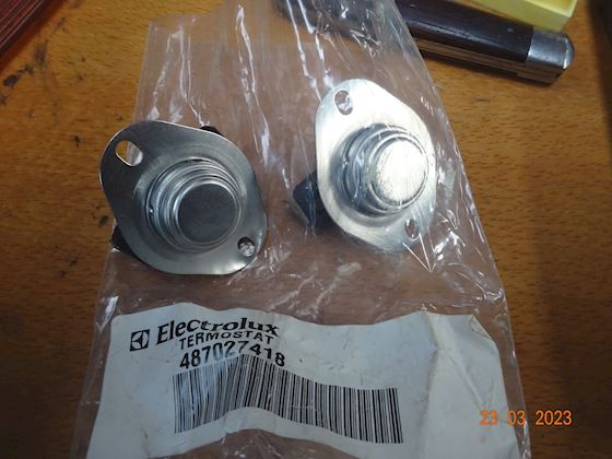 Elektrolux TERMOSTAT 487027418 #1