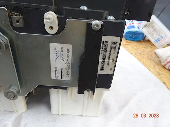 Eaton DISCONNECTOR IZMX16 #2