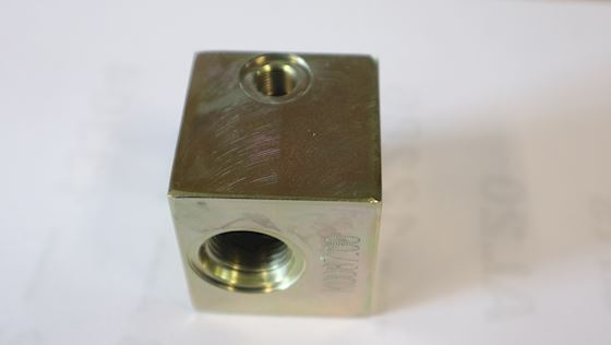 Hydraulic Block K0087.00 4 ports #8