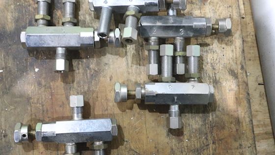 Shuttle Valve 2 Port out one in #1