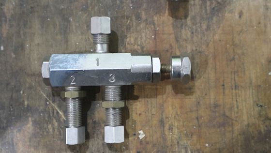 Shuttle Valve 2 Port out one in #2