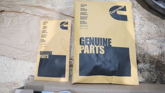 Cummins Upper Engine Gasket Set 4089648 #1