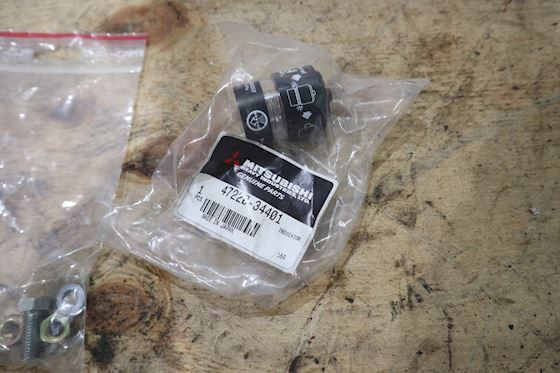 Mitsubishi Air Cleaner Assy 32B30-01010 #4