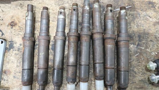 Bosch Fuel Injector KBA142T7/13 #1