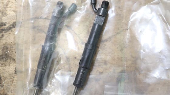 Bosch Fuel Injectors KBAL105P18 #1