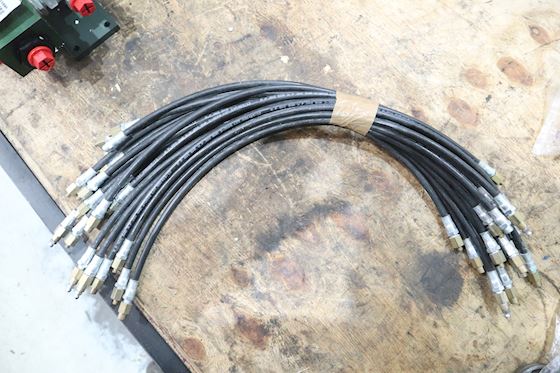 Gummi forstærket forlængerslange med smørenippel #1