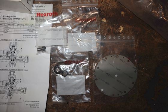 Rexroth Repair kit for 3/2 way valve or pressure control valve P/N 373.009-001.2 #2