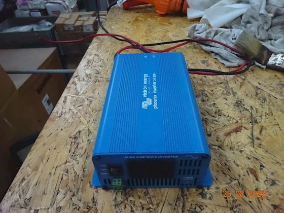 Victron INVERTER 24/350 #1