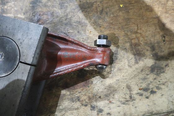 MAN B&W Alpha Vippearm buk og en holder samt et sæt ventilfjerder og en indikatorhane,  sammen som ID 14956 #1