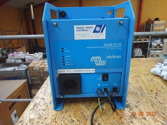 Victron INVERTER  ATLAS 24/300 #1