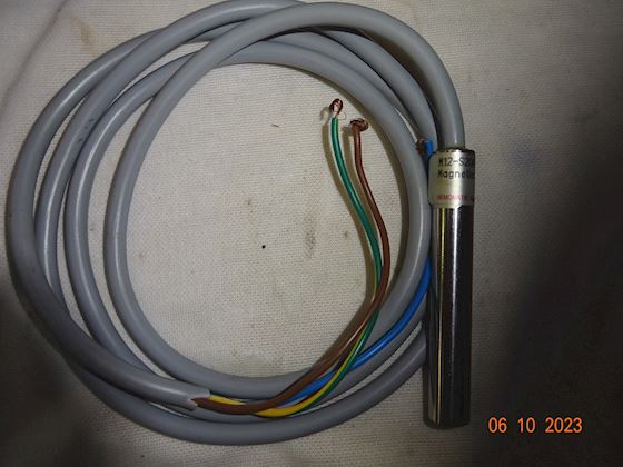 Hemomatik Magnetic Switch M12-S200 #1