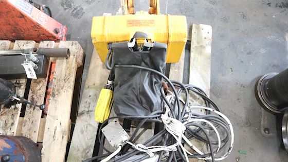 ABB Maskinrums kran elektrisk #1