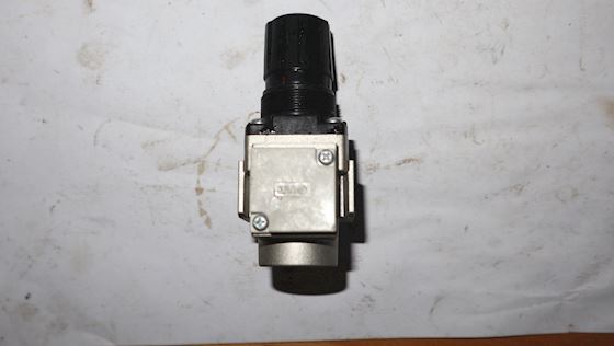 SMC Pneumatic Regulator AR20-F02E #1