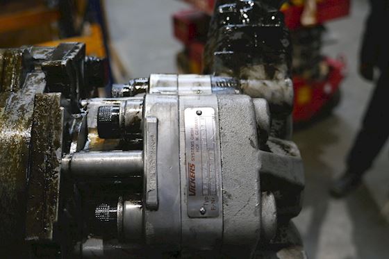 Van Der Velden Marine Steering gear Vickers pump GPC4-25-B1F1-31R #16