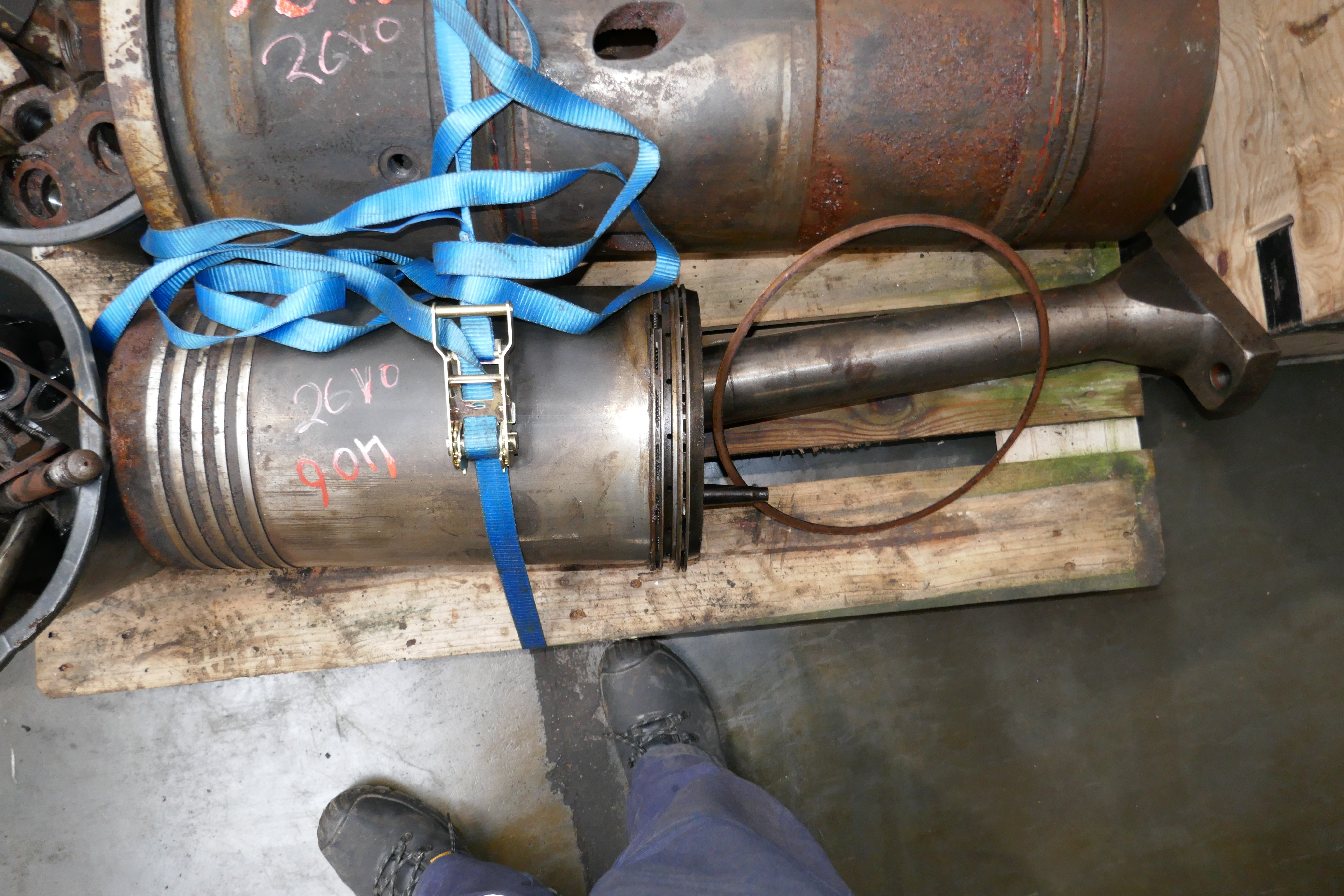 MAN B&W Alpha 405 26VO Piston - Smedegaarden A/S