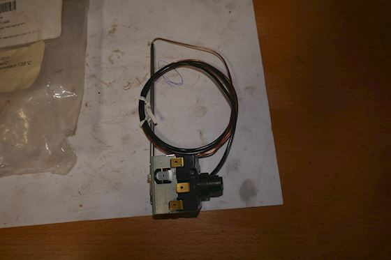 JUMO Thermostatswitch 135°C 602031/80 #1