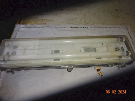Aqua Signal Fluorescent fixture 1444185206 #1