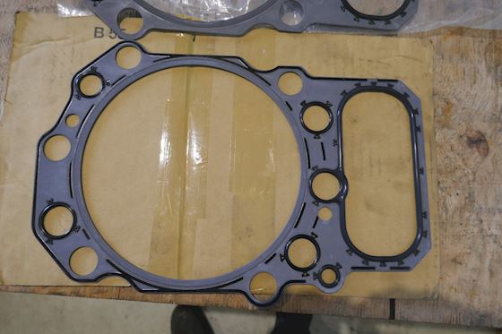 Mitsubishi Gasket Cyl. Head 37501-12200 #1