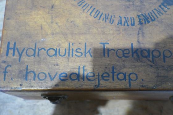 MAN B&W Hydraulic Jack for hovedlejetap #6