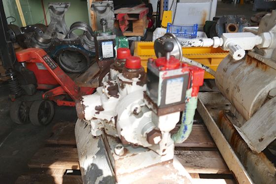 Frydenbo Steeringmachine pump with belt drive #2