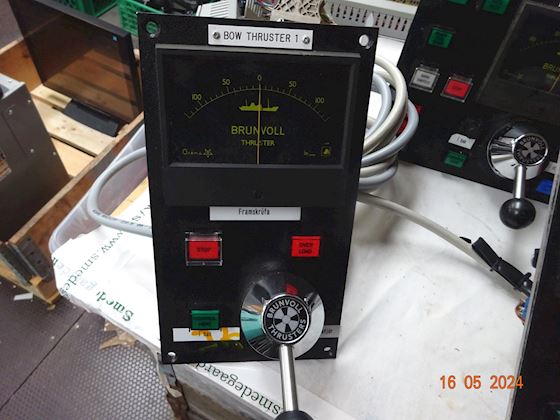Brunvoll THRUSTER CONTROL for and aft with slave #3
