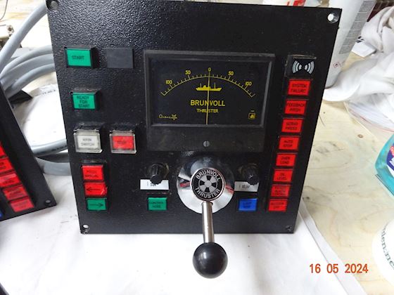 Brunvoll THRUSTER CONTROL for and aft with slave #4