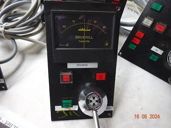 Brunvoll THRUSTER CONTROL for and aft with slave #5