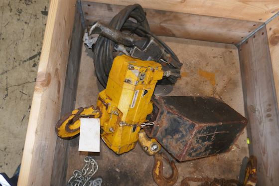 Ingersoll Rand Air Chain  Hoist PAL 1000K-2C8M-8C-E #1