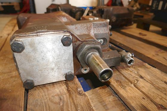 Parker VP1-045-RG-ZN-Z-000 Axial Piston Variable Displacement #7