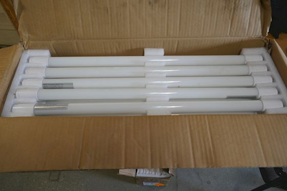 Anern Industries Group LED Fluorescent Light T8-600mm-D3-10W-G13-11/22 #1