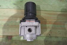 SDPC Air Regulator FM-40-04-R    1/2 '' - 1