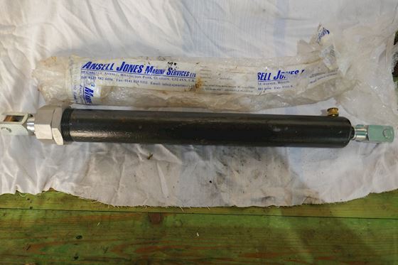 Cylinder Damper and Strut Jack RH #1