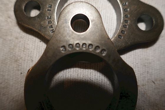 Cummins Clamp Injector 3006696 #3