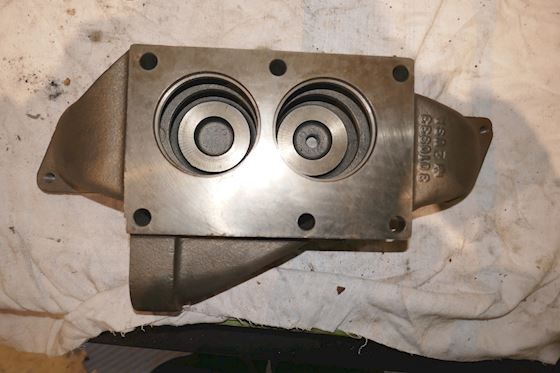 Cummins Thermostat Housing 3010933 #3