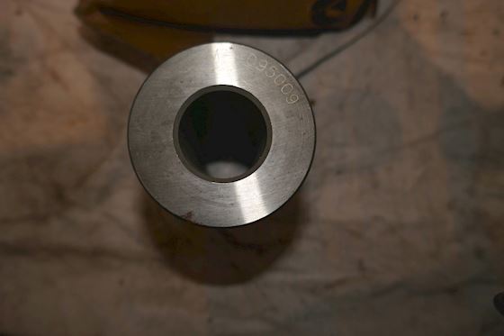 Cummins Piston Pin 4095009 #2