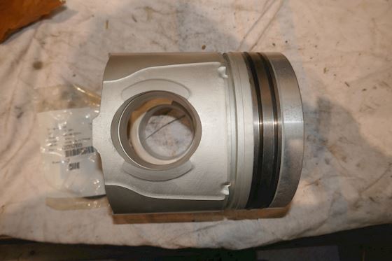 Cummins Piston 3096681 #4